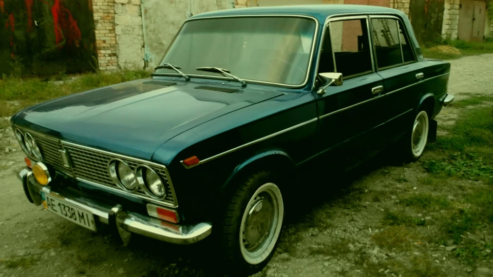 Lada 2103 4
