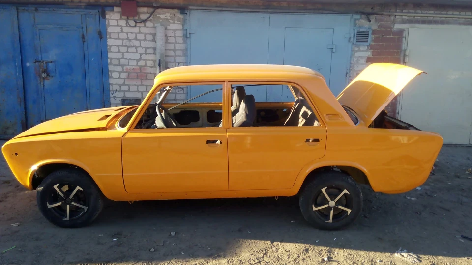 Lada 2103 2
