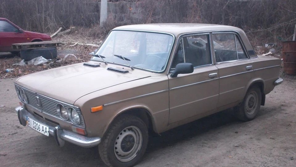 Lada 2103 4