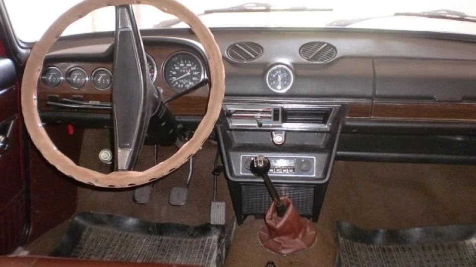 Lada 2103 4