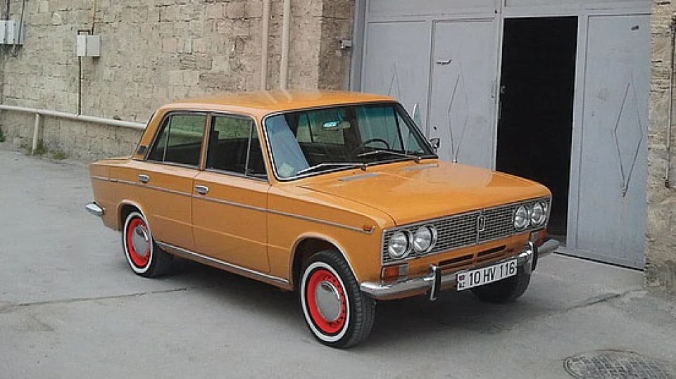Lada 2103 4