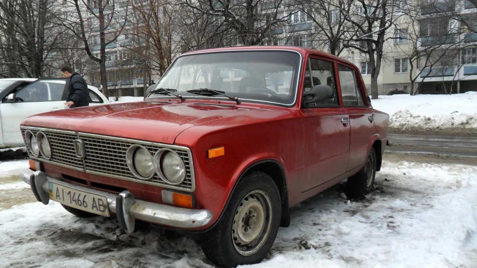 Lada 2103 4
