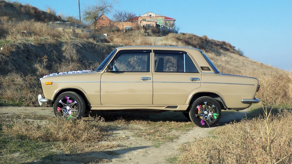 Lada 2103 2