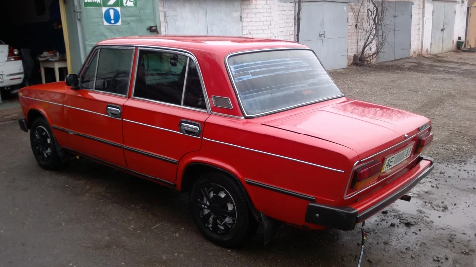 Lada 2103 4