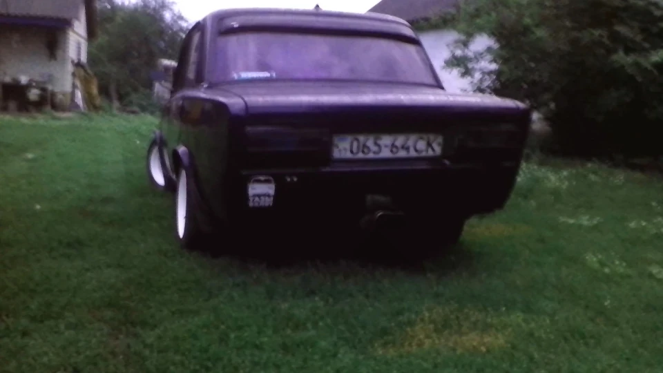 Lada 2103 4