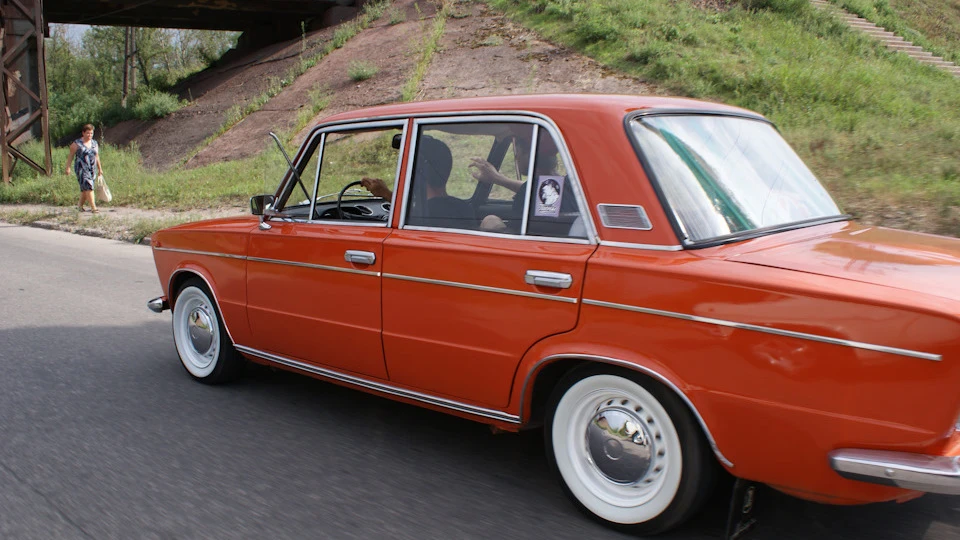 Lada 2103 2