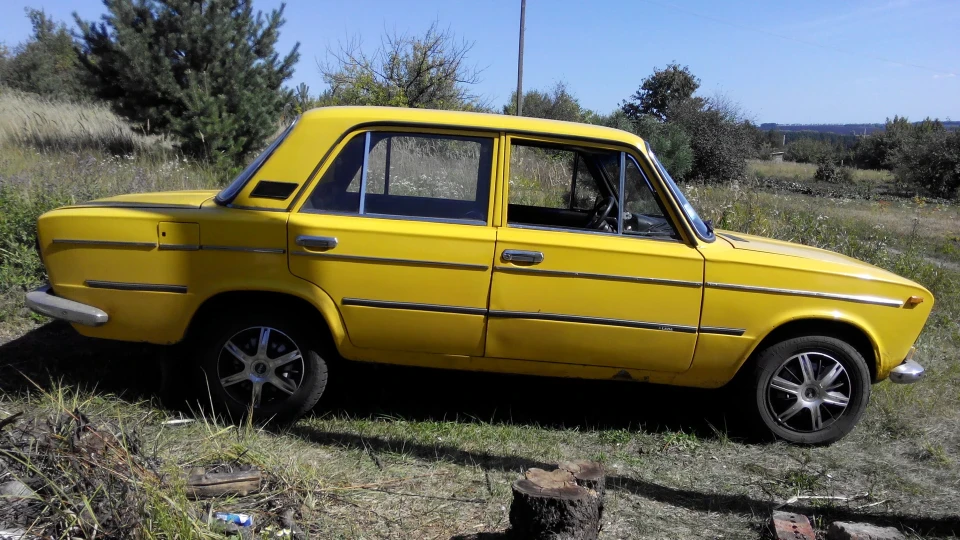 Lada 2103 4