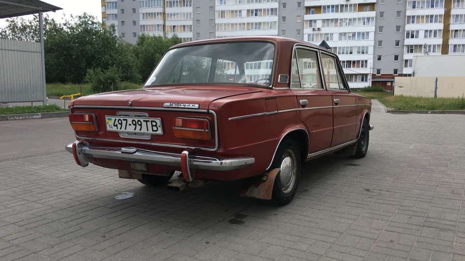 Lada 2103 4
