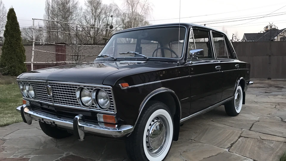 Lada 2103 2
