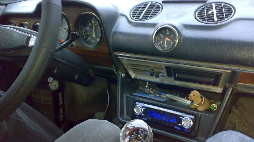 Lada 2103 3