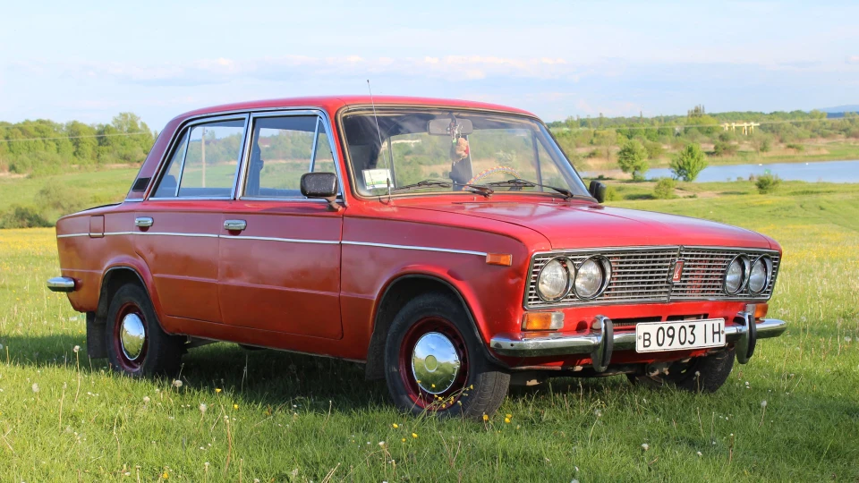 Lada 2103 4