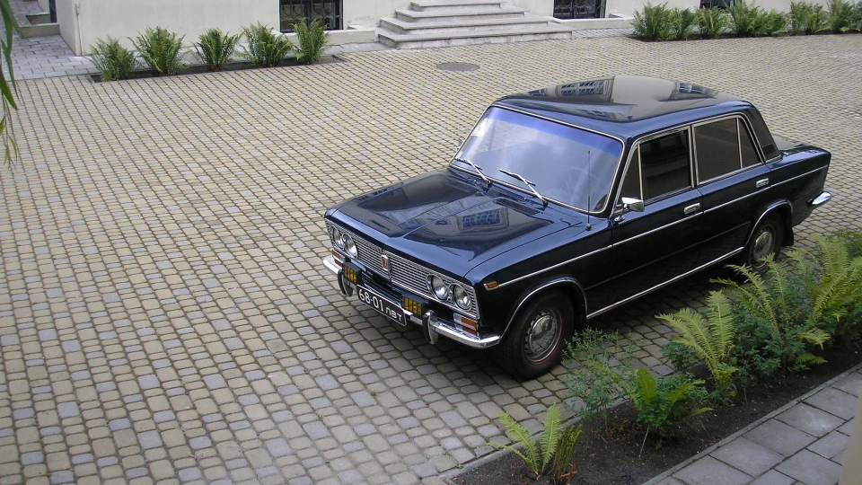 Lada 2103 3