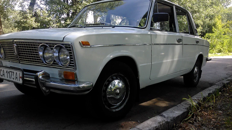 Lada 2103 3