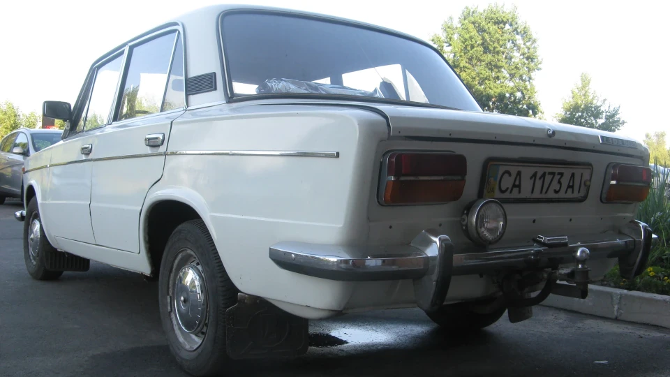 Lada 2103 5