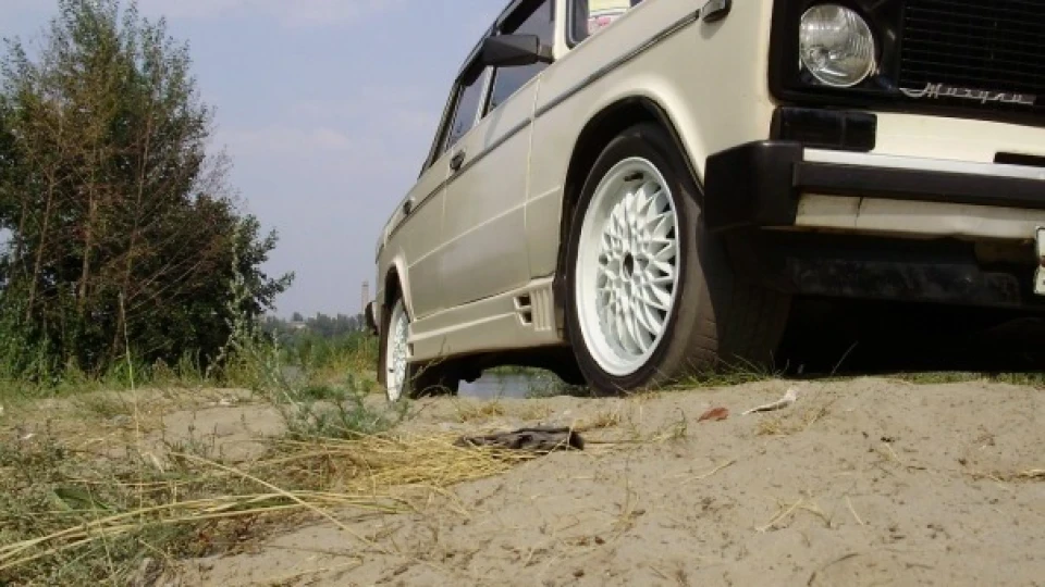 Lada 2103 5