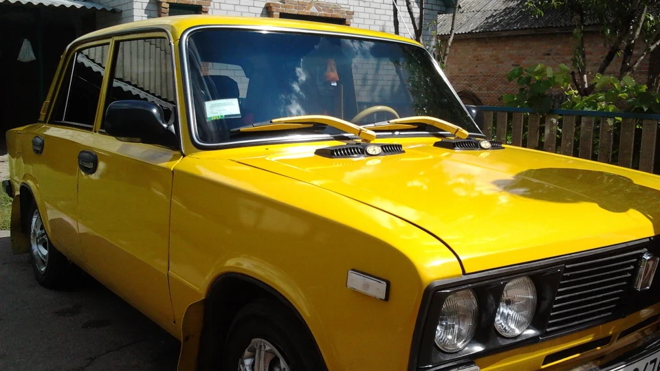Lada 2103 4