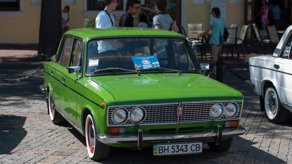 Lada 2103 4