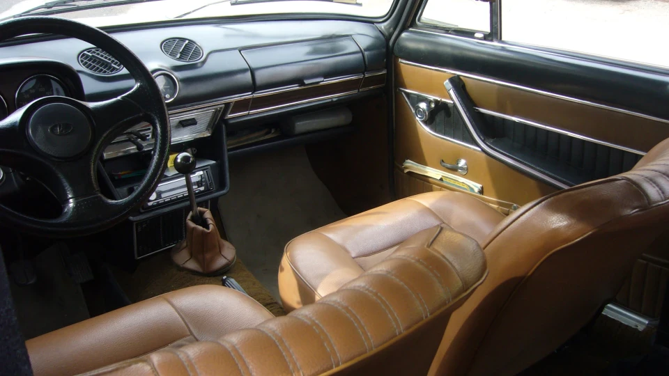 Lada 2103 1.5S 3