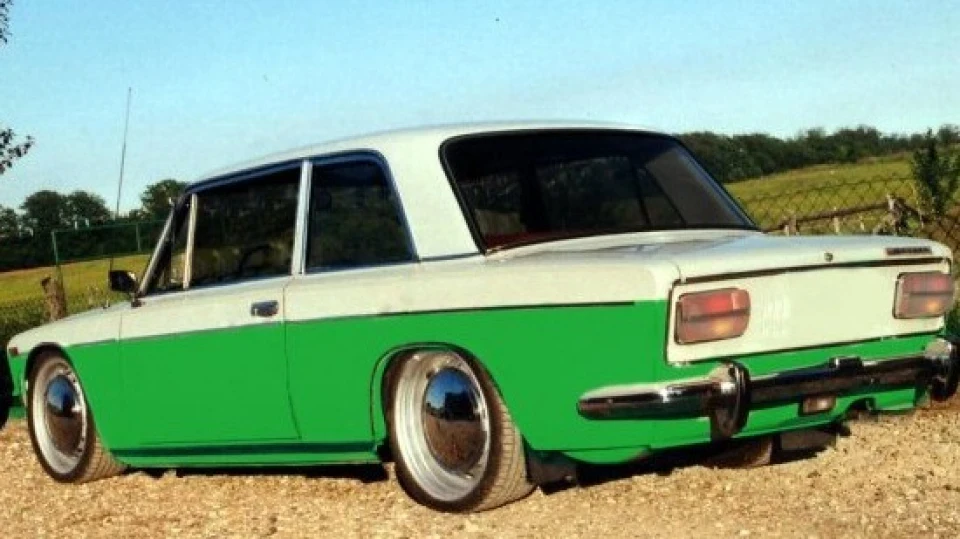 Lada 2103 2-colors 2