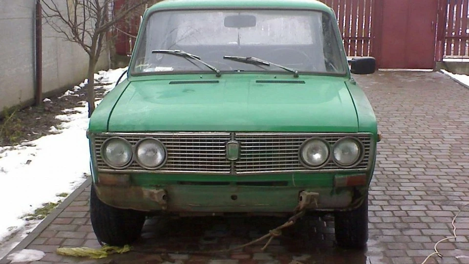Lada 2103 2-colors 3