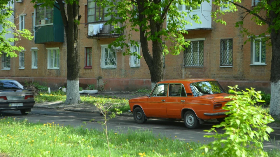 Lada 2103 Arancione (італійська) 2