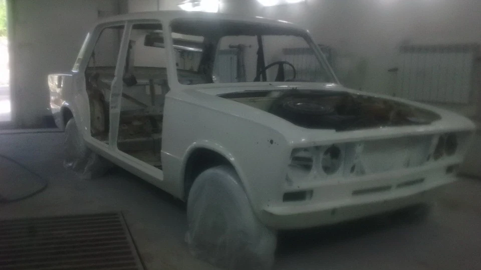 Lada 2103 біла старенька 5