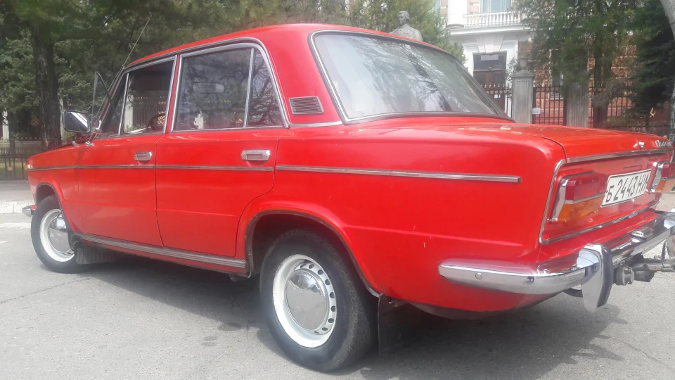 Lada 2103 Яскрава 5