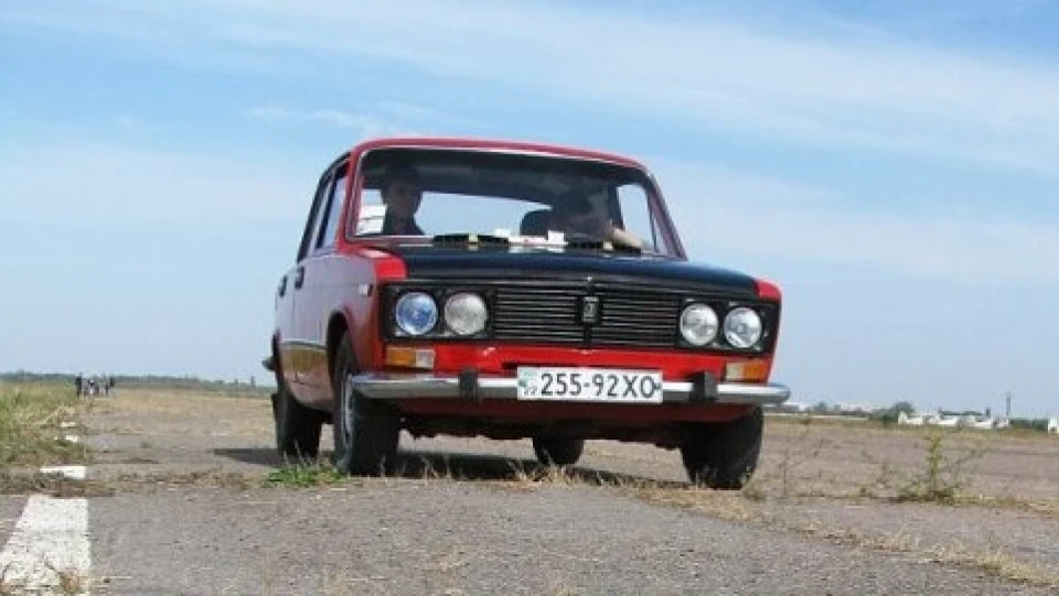 Lada 2103 червона бестія 3
