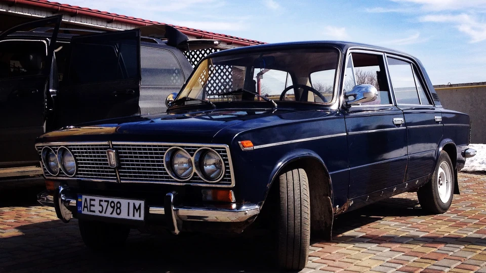Lada 2103 Червоний салон 3