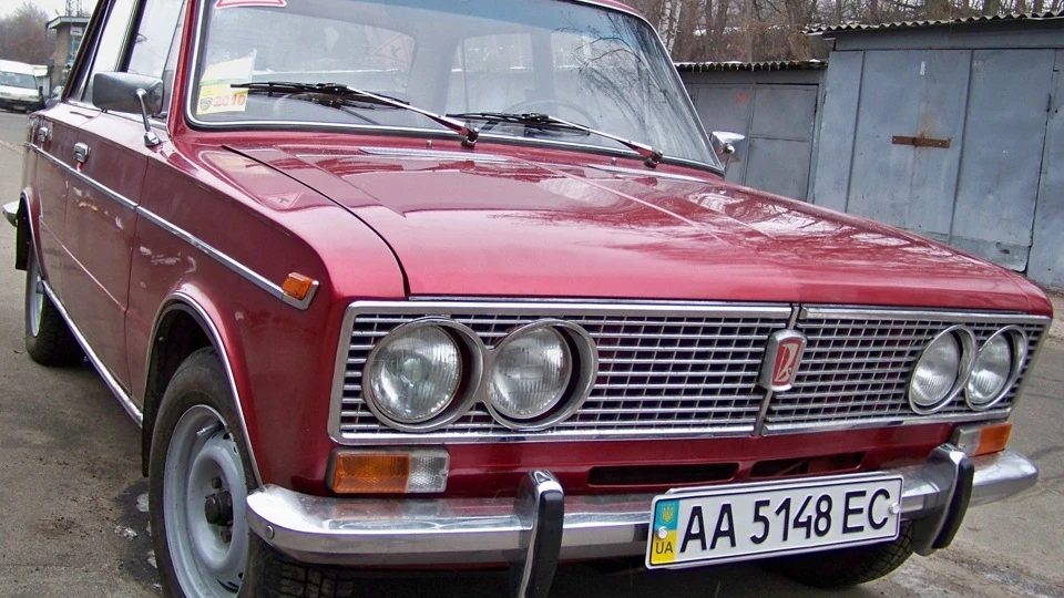 Lada 2103 Lampone 3