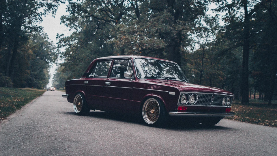 Lada 2103 Low Classic 4