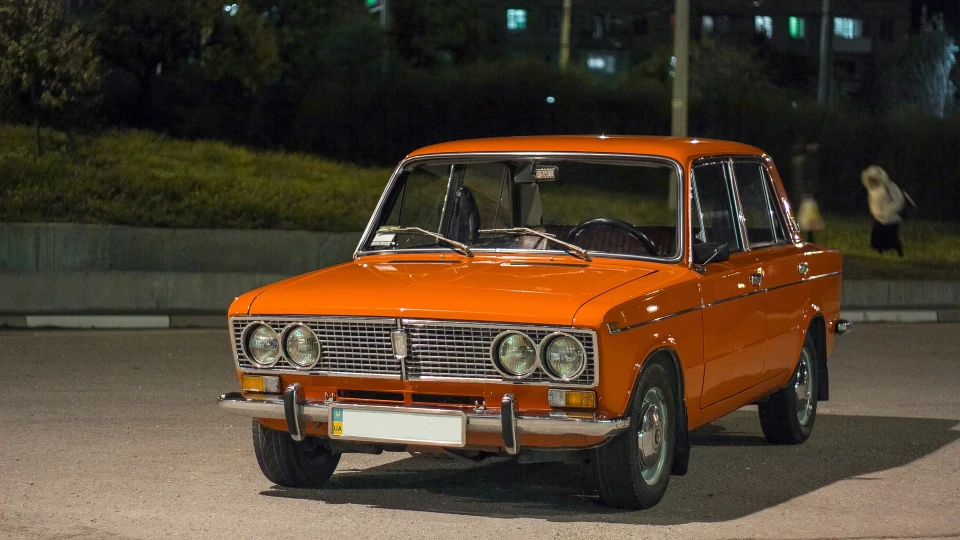 Lada 2103 Помаранча 5