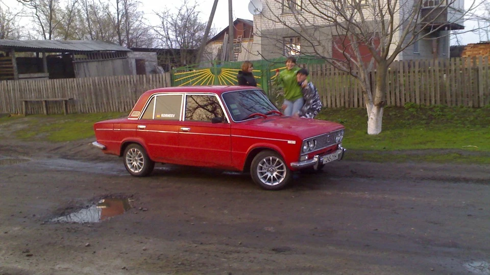 Lada 2103 рубін у карбоні 3