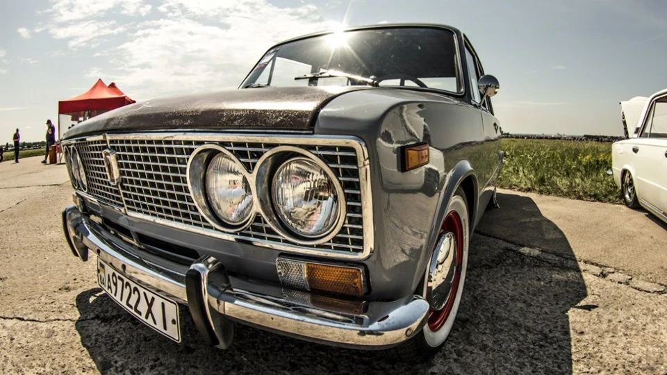 Lada 2103 Silver 3