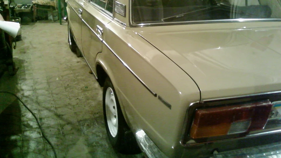 Lada 2103 темний беж, був палевий