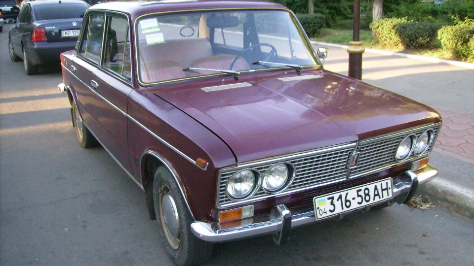 Lada 2103 Вишенька (на тортику)