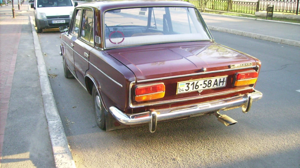 Lada 2103 Вишенька (на тортику) 2