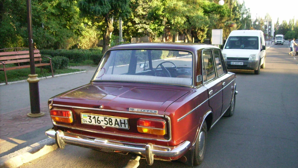 Lada 2103 Вишенька (на тортику) 3
