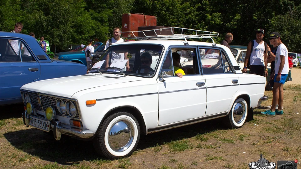 Lada 2103 _white lotus_ 2