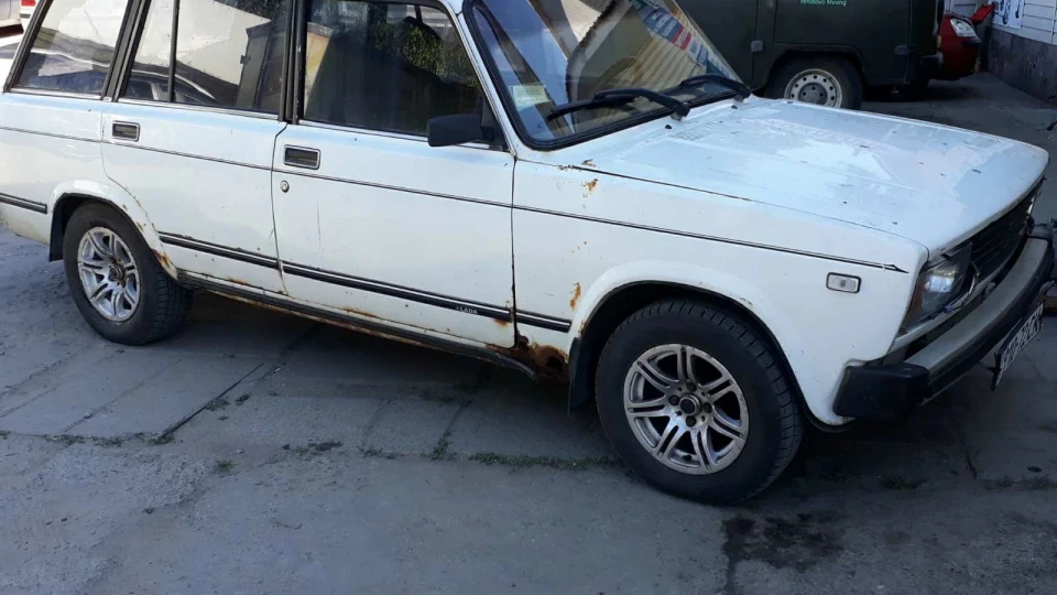 Lada 2104