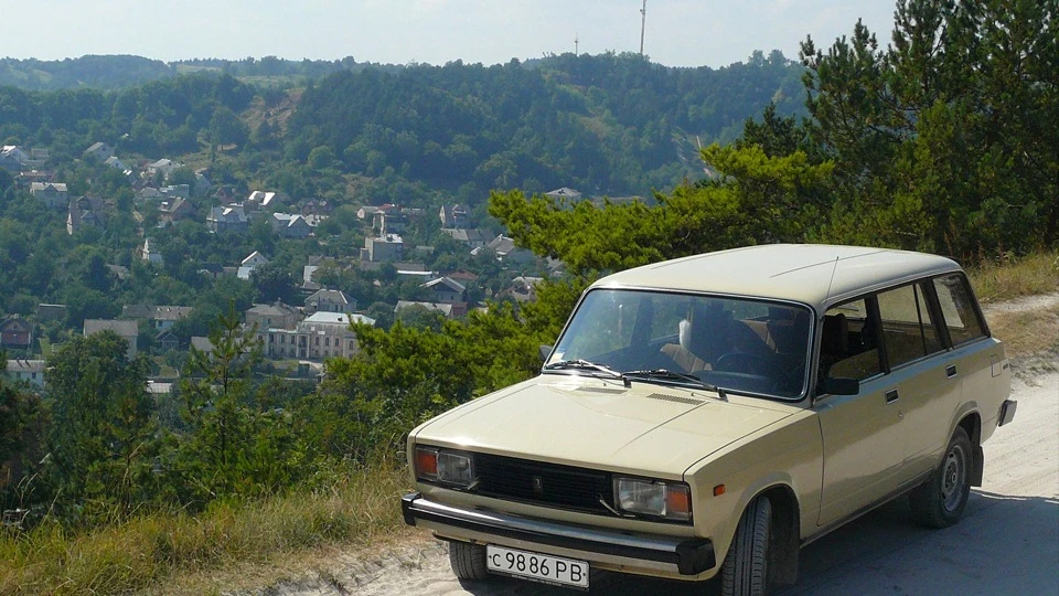 Lada 2104 2