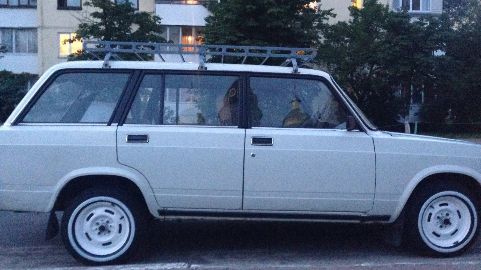 Lada 2104 4
