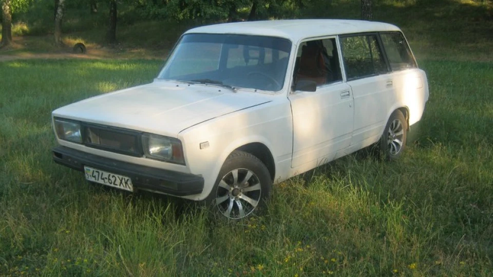 Lada 2104 2