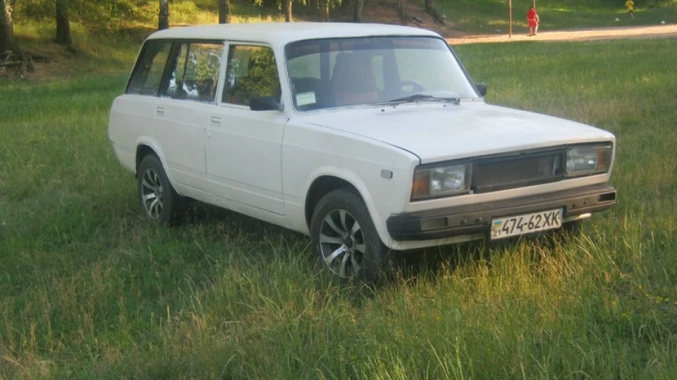Lada 2104 4