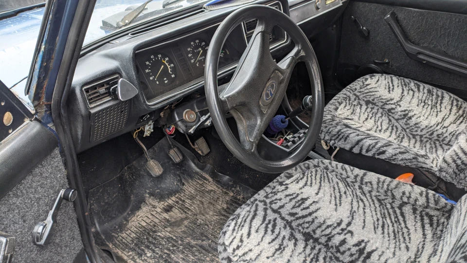 Lada 2104 2