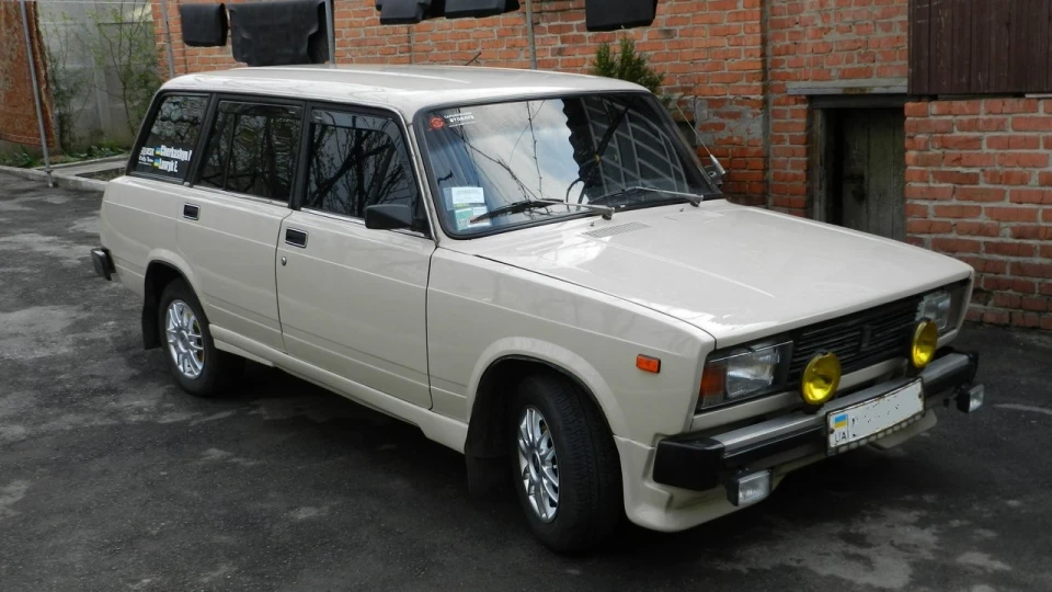 Lada 2104 3