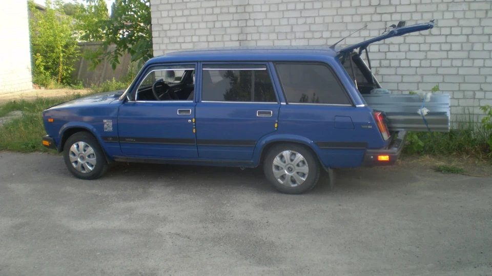 Lada 2104 2