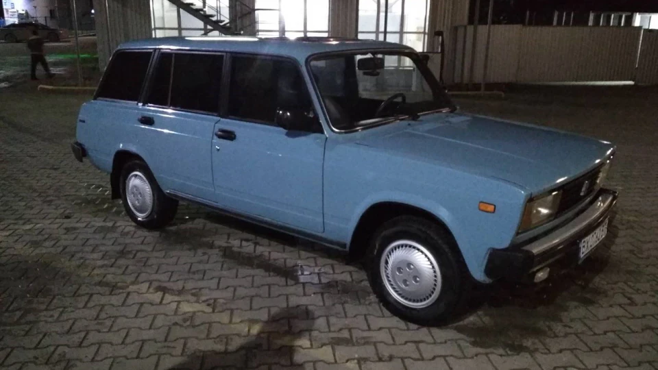 Lada 2104 4