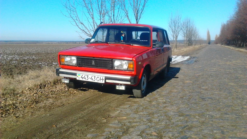 Lada 2104 family wagon 4