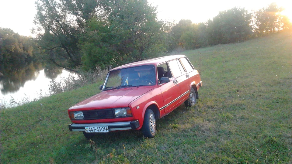 Lada 2104 family wagon 5